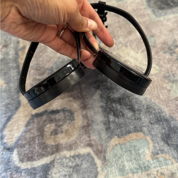 Saint Laurent Black Minimalist Sandals with T-Strap - Picture 5 of 8